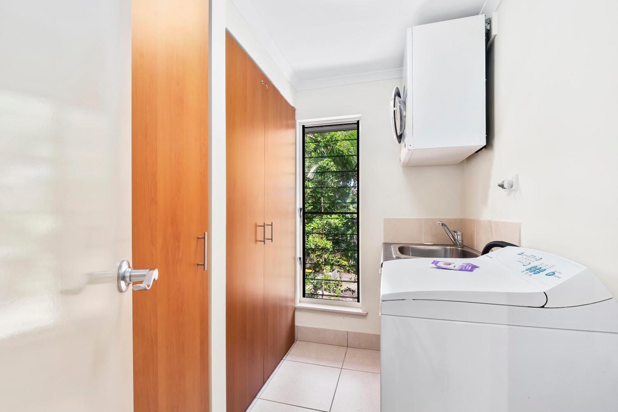 Arlington Apartments Clifton Beach Ruang foto