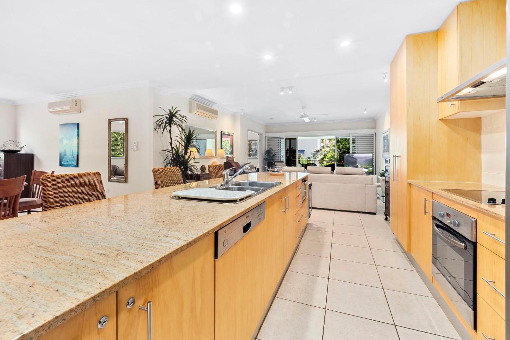 Arlington Apartments Clifton Beach Ruang foto