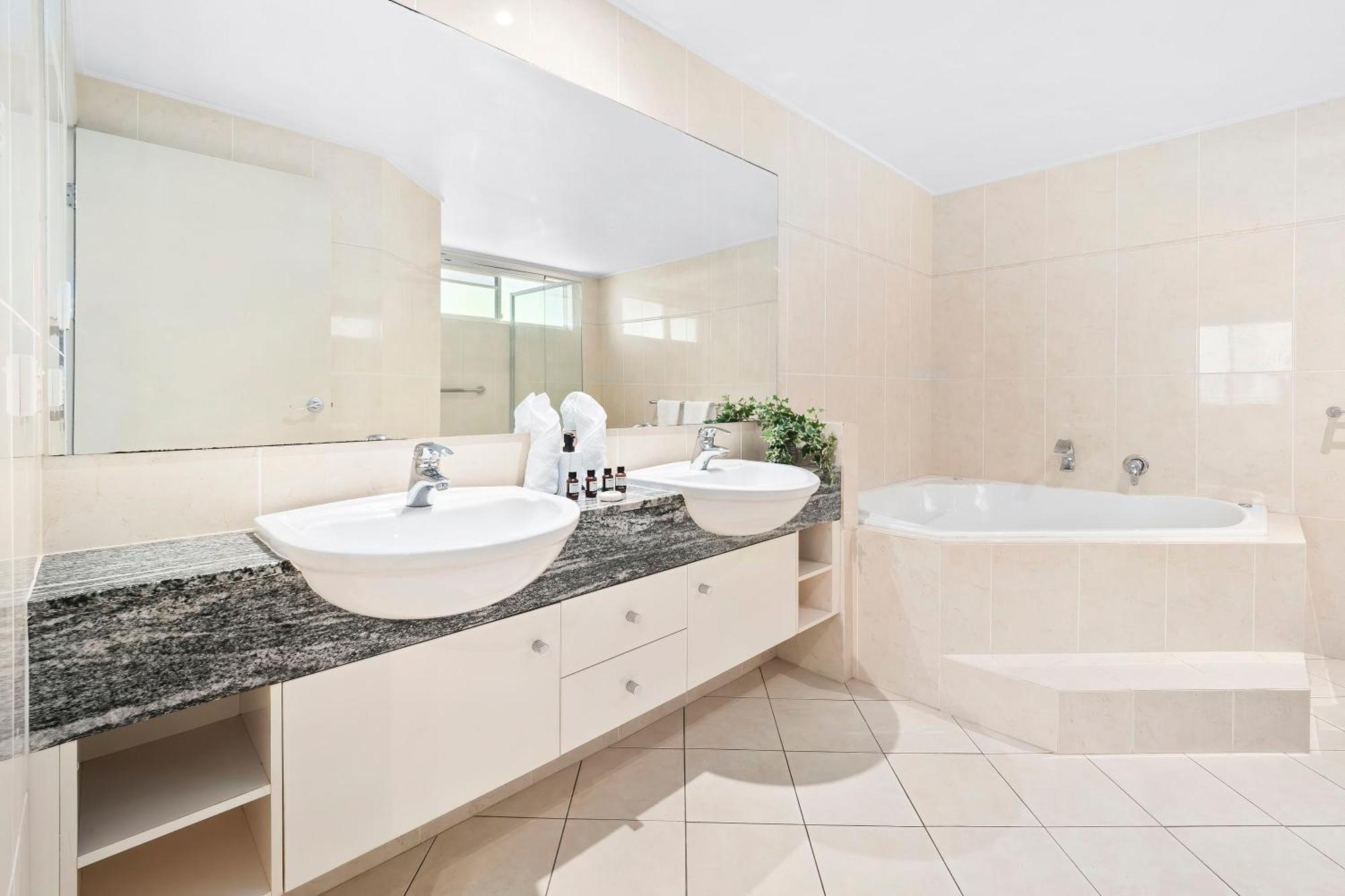 Arlington Apartments Clifton Beach Ruang foto