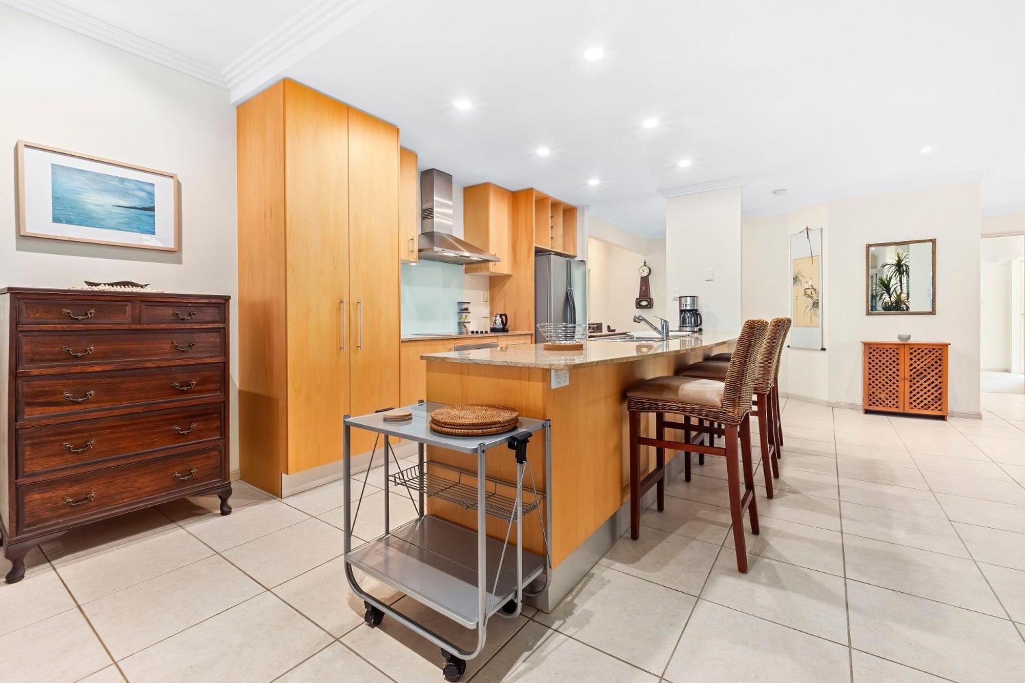 Arlington Apartments Clifton Beach Ruang foto