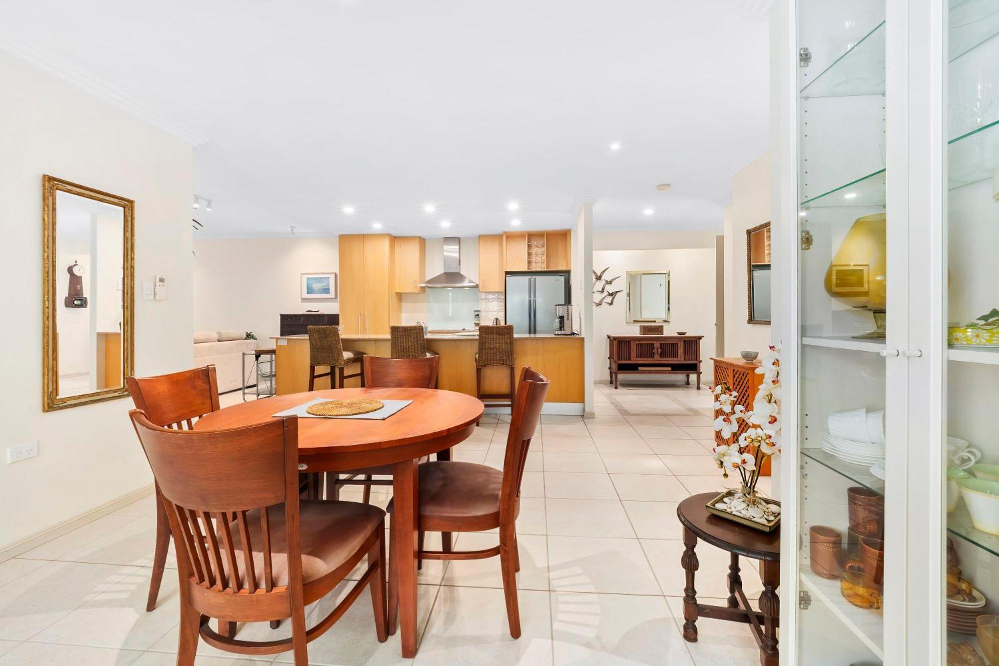 Arlington Apartments Clifton Beach Ruang foto